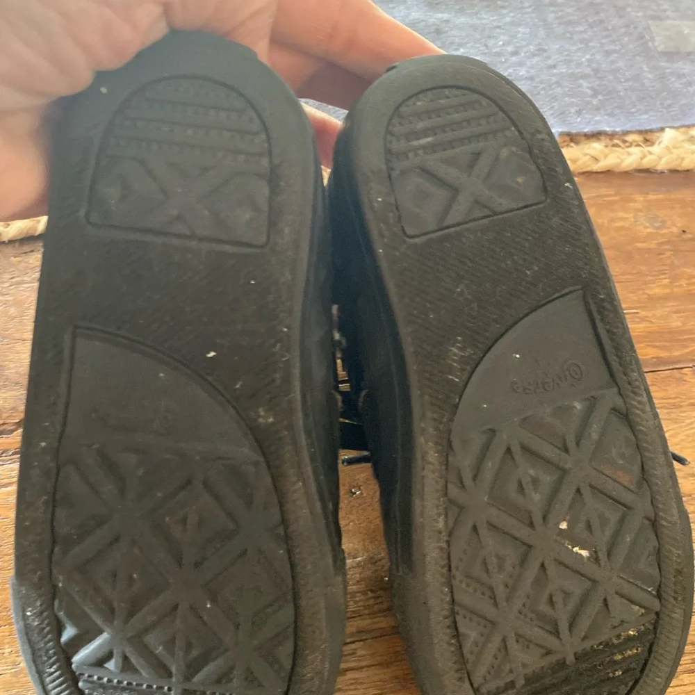 Converse All Star Black on Black Shoes‎ Kids size 8